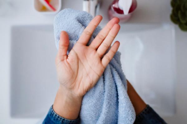 Ask an expert: My hands are dry and cracked from washing them so often. How  can I get my skin back to normal? | VCH Research Institute
